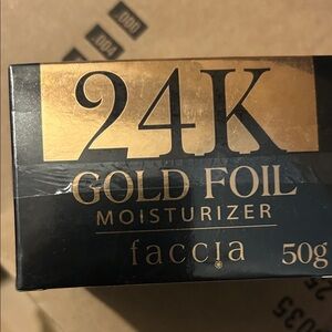24K Gold Foil Moisturizer NEW